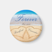 Aimant Noms du couple dans des cœurs dans le sable souven (Devant)