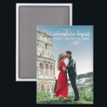 Aimant Notre aventure commence Photo Merci Mariage<br><div class="desc">Célébrez votre nouveau voyage avec Our Adventure Begins Photo Merci Magnet - un souvenir parfait pour vos invités mariages! Doté de votre photo de mariage préférée et de l'expression chaleureuse "Notre aventure commence", cet aimant combine une touche personnelle à un souvenir pratique et durable. Conçu pour coller sur des réfrigérateurs...</div>