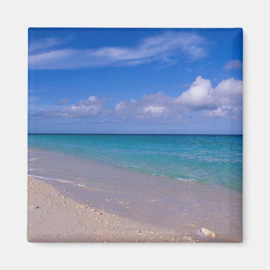 Aimant Nuage dans le ciel bleu sur la plage de sable (Devant)