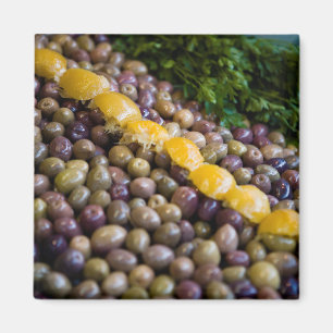 Aimant Olives exposées au marché