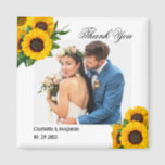 Aimant Pays Tournesol photo mariage Favor Cadeau<br><div class="desc">Country Sunflower Photo Wedding Favor L'aimant cadeau comprend arrière - plan rustique, clip tournesol, texte & mariage couple modèle photo. Un cadeau parfait pour mariage de tournesol pour vos invités. Veuillez cliquer sur le bouton Personnaliser pour le customiser avec votre texte ou votre photo.Veuillez visiter mon magasin "loveyouart" pour d'autres...</div>