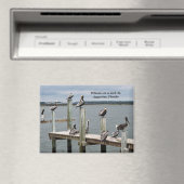 Aimant Pélican posé sur une jetée (In Situ (Lave-vaisselle))