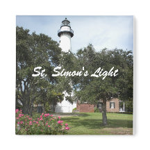 Phare, pelouse et Flower Bush