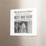 Aimant Photo du journal personnalisé Best Papa Ever<br><div class="desc">Célébrez la grandeur de papa avec cet aimant personnalisé de style journal! Doté d'un titre audacieux "Best Dad Ever !", d'un nom personnalisable et d'un espace pour une photo chère, ce design amusant imite une page d'accueil classique du journal "The Fatherhood Times". Un petit cadeau parfait pour la Fête des...</div>