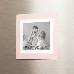 Aimant Photo Famille Moderne Pastel Rose Simple Cadeau<br><div class="desc">Photo Famille Moderne Pastel Rose Simple Cadeau</div>