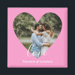 Aimant Photo personnalisée Cadre Coeur Rose Calligraphie<br><div class="desc">Le design a un cadre de coeur rose sur le centre et des textes de calligraphie moderne blanc qui peuvent être customisés à votre préférence. Remplacez l'image au centre par votre propre photo mariage. Il fera un joli cadeau de mariage fait sur mesure pour vos invités ou pour votre propre...</div>