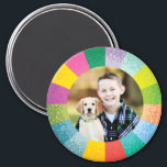 Aimant photo rond de la roue couleur vive<br><div class="desc">Un cadeau amusant pour les amis et la famille ce cadre arc-en-ciel coloré est l'ajout parfait à toute photo amusante.</div>