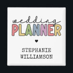 Aimant Planificateur d'événements de mariage personnalisé<br><div class="desc">Organisateur de mariage personnalisé Coordonnateur de Mariage du planificateur d'événements - Ce design fait un grand cadeau pour chaque Wedding planner ou planificateur d'événements!</div>