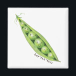 Aimant Pois doux mignons dans une illustration de pois<br><div class="desc">Illustration mignonne et humoristique de petits pois verts dans un pod aux expressions kawaii. Le texte sur le côté dit "hap-pea-ness".</div>