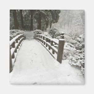 Aimant Pont de lune enneigé, jardin japonais