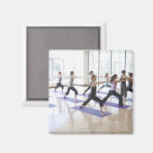 Aimant Professeur de Yoga enseignant une classe de femmes (Recto/Verso)