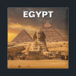 Aimant Pyramides sphinx égyptiennes de Gizeh<br><div class="desc">Le Sphinx et les Pyramides de Gizeh sont parmi les monuments les plus emblématiques et mystérieux de l'Egypte ancienne. Situé juste à l'extérieur du Caire, le complexe pyramidal de Gizeh se compose de trois pyramides massives construites il y a plus de 4500 ans comme tombes des pharaons. La plus grande...</div>