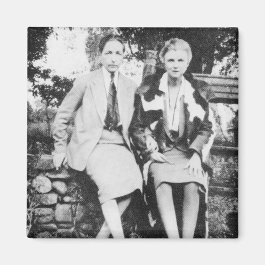 Aimant Radclyffe Hall et Una Vincenzo (Devant)