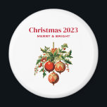 Aimant Red Christmas Baubles avec Holly Festive<br><div class="desc">Un aimant avec une illustration de style vintage. 3 boules de Noël rouges entourées de saints verts et de baies. Design rétro élégant.</div>
