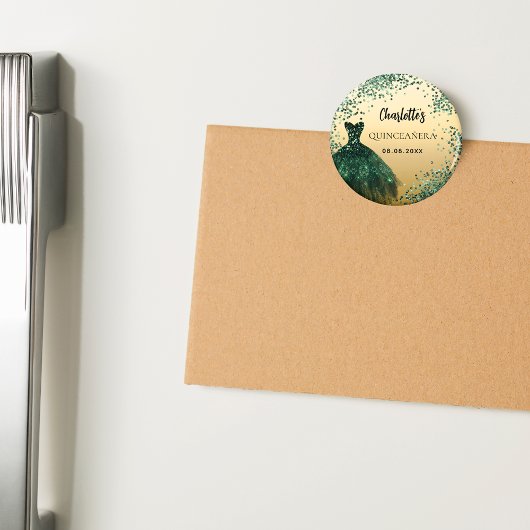 Aimant Robe verte émeraude dorée pour Quinceanera