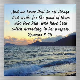 Aimant Romains 8:28 Coucher de soleil sur la Bible person