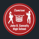 Aimant Rouge High School Marching Band Personnalisé<br><div class="desc">Ce cool customisé rouge du lycée marching bande magnétique présente la typographie blanche de votre nom de joueur sous les tambours. Un grand cadeau étudiant musicien pour les parents.</div>