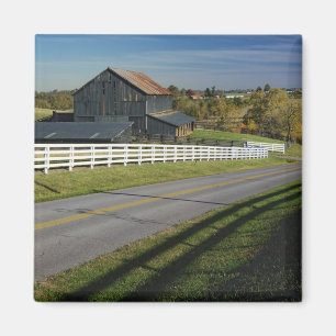 Aimant Route rurale à travers la région de Bluegrass 2