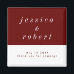 Aimant Simple minimaliste Mariage rouge et blanc<br><div class="desc">Un aimant mariage ref simple et minimaliste avec un thème rouge et blanc foncé. Parfait cadeau pour votre mariage.</div>
