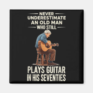 Aimant Sous-estimez vieil homme joue de la guitare 70s dr