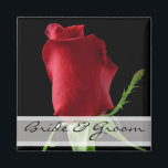 Aimant Stickers mariage Rose rouge Personnaliser pour tou<br><div class="desc">Belle Elegant Orange et Fuchsia Gerber Daisy Wedding Invitations - Si vous voulez une finition brillante (brillant sur le devant seulement) commander les papiers de base, lin ou métallique - pour une commande de finition mate recyclé, feutre ou taché. Idéal pour toutes vos invitations et annonces de soirées. Choisissez parmi...</div>