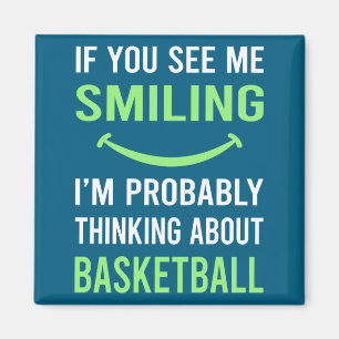 Aimant T shirt de basketball souriant