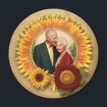 Aimant Tournesol 50e anniversaire Mariage d'or<br><div class="desc">Avec de bons souvenirs des cinquante dernières années, nous présentons fièrement les "Années d'or : Tournesol 50e Aimant Anniversaire Mariage d'or". Symbolisant résilience et loyauté, le tournesol incarne le voyage que vous avez entrepris avec votre partenaire. Cet aimant brille d'une teinte dorée, mettant en valeur votre profonde affection et votre...</div>