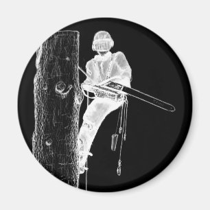 Aimant Tree Surgeon Arborist at work present Chainsaw