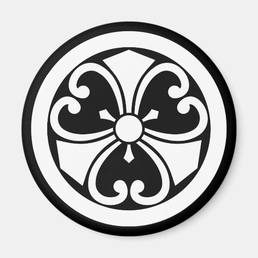 Aimant trèfle ligneux avec des épées vignes (Devant)