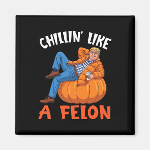 Aimant Trump boit du café sur pumpkin en se détendant com