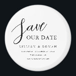 Aimant Typographie De Script Moderne Enregistrer La Date<br><div class="desc">Votre enregistrement des détails de la date,  dans de belles polices romantiques...  résultez en une invitation simple,  élégante,  vos invités seront enchantés de recevoir et de répondre à.</div>