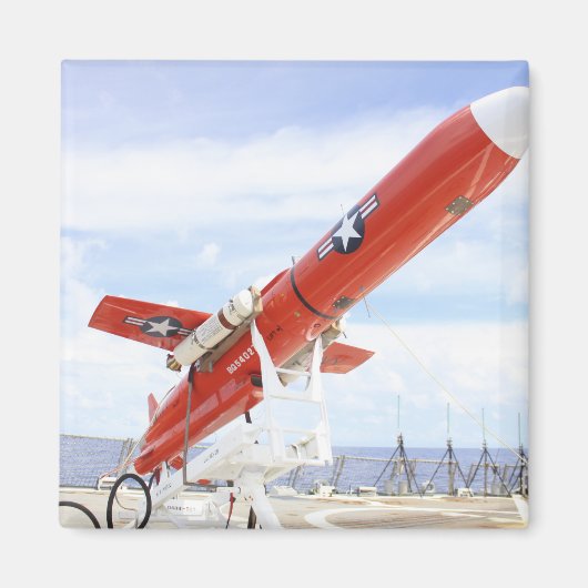 Aimant Un drone BQM-74E Chukar prêt à être lancé (Devant)