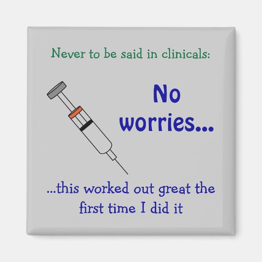 Aimant Un étudiant en soins infirmiers qui donne le vacci (Devant)