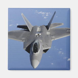 Aimant Un F-22 Raptor prend position pour recevoir le F2