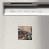 Aimant Un fusil, une couverture militaire et une cantine (In Situ (Lave-vaisselle))