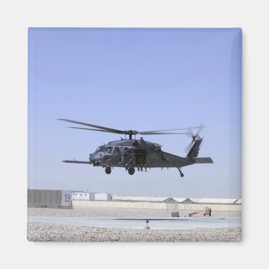 Aimant Un HH-60G Pave Hawk décolle du Camp Bastio (Devant)