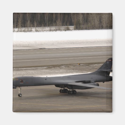 Aimant Un Lancer B-1B effectue une touche et va (Devant)