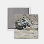 Aimant Un Marine américain guide le conducteur d'un Humve (Recto/Verso)