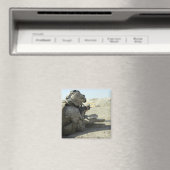 Aimant Un Marine lance un fusil de service M16A2 (In Situ (Lave-vaisselle))