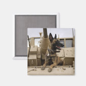 Aimant Un ouvrier militaire assis sur un M2A3 (Recto/Verso)