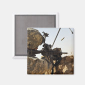 Aimant un soldat engage des forces ennemies (Recto/Verso)