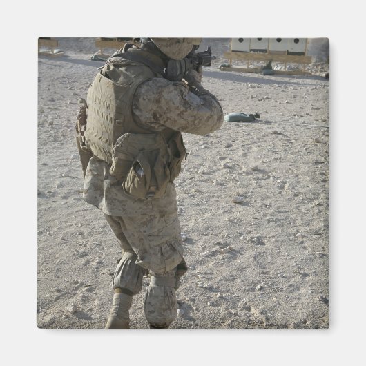 Aimant Un soldat lance sa cible sur un coup de feu (Devant)