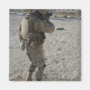 Aimant Un soldat prend son objectif sur un tir a sonné