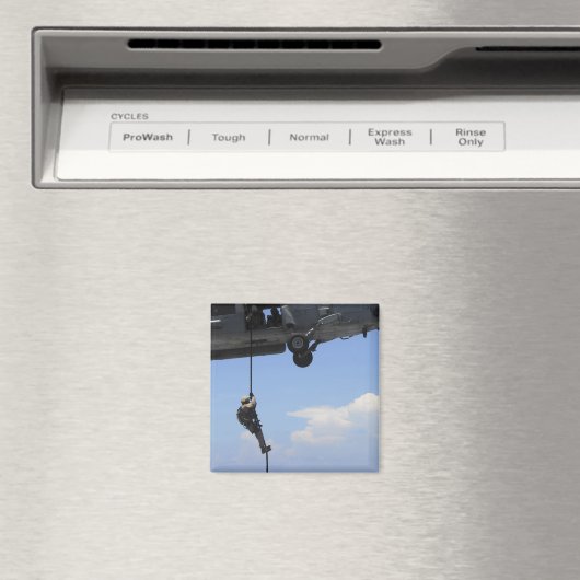 Aimant Un technicien en élimination d'explosifs (In Situ (Lave-vaisselle))