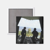 Aimant Une boîte de biens humanitaires (Recto/Verso)