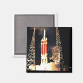 Aimant Une fusée Delta IV Lourde se lève (Recto/Verso)