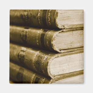 Aimant Une pile de vieux livres