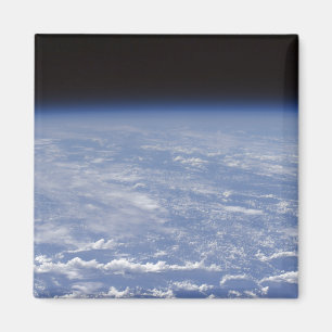 Aimant Une vue oblique d'horizon de l'atmosphe de la