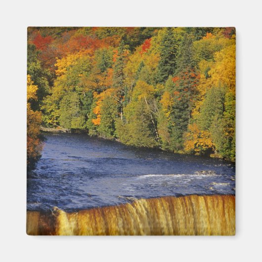 Aimant Upper Tahquamenon Falls in UP Michigan in (Devant)