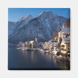 Aimant Ville de Hallstatt dans la neige en hiver